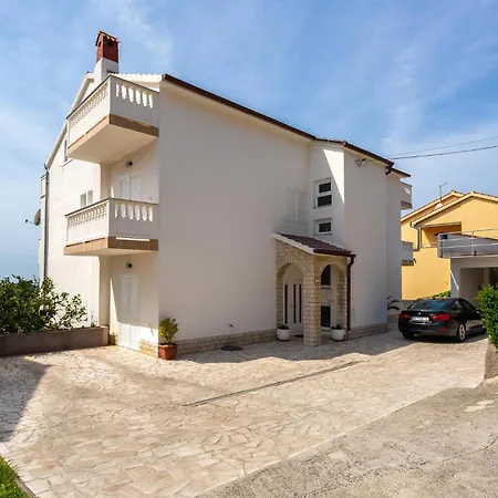 Gorgeous In Rab With Kitchen Apartment Rab Town